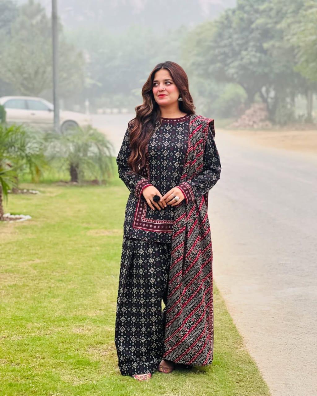 Stylish Women's Stitched Suit - Printed 3 Pcs with Digital Print in Black
